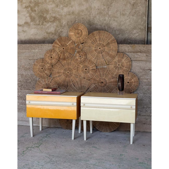 Paire de tables de chevet des années 70 Maïa N°1565 - Bon état Couleur jaune <span itemprop=