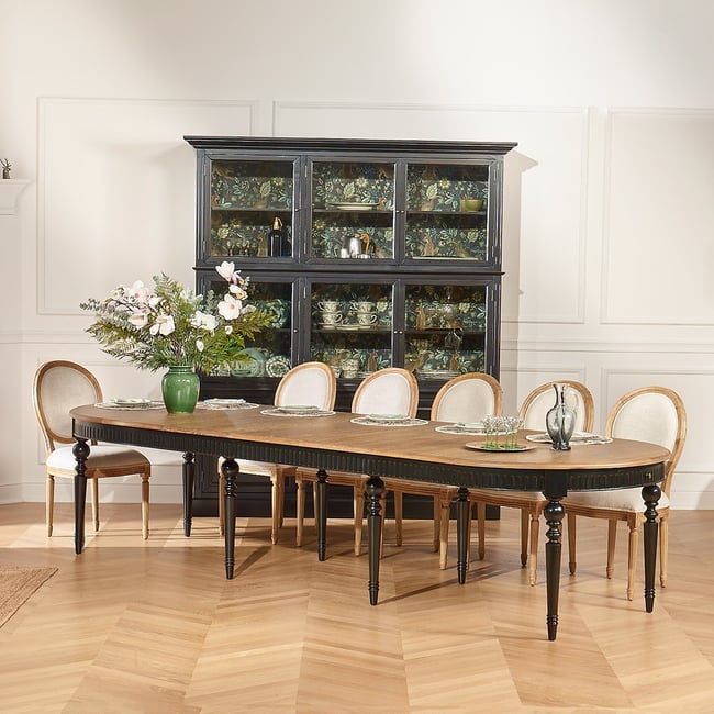 Table ovale en chêne 5 rallonges 6/14 couverts AUDE Couleur noire <span itemprop=