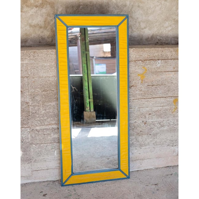 Miroir coloré Igor N°1138 - Bon état Couleur jaune <span itemprop=