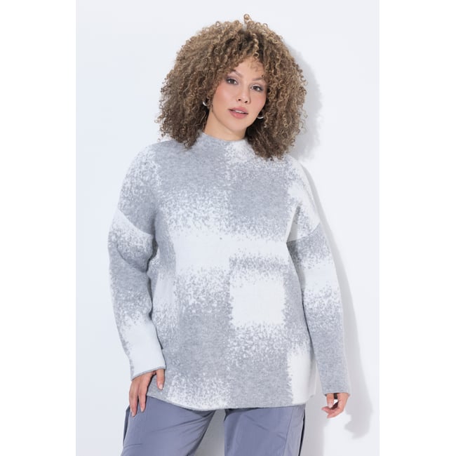 Pull, motif à carreaux, col montant gris clair chiné <span itemprop=
