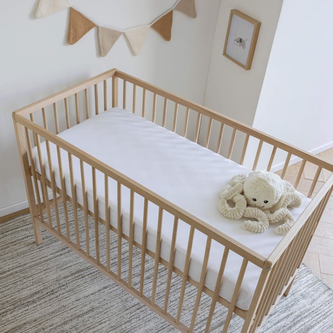 Protège matelas bébé 100% coton anti-acariens Couleur blanc <span itemprop=
