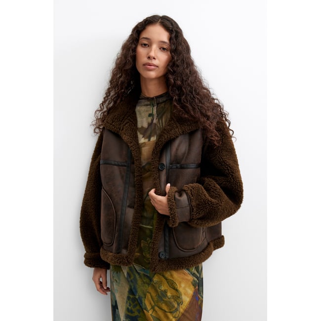 Blouson effet cuir marron <span itemprop=
