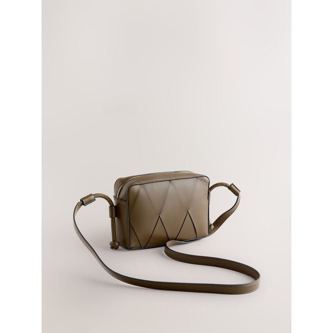Sac à bandoulière tressé vert kaki <span itemprop=