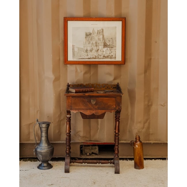 Meuble d'appoint en bois Francine N°1080 - Bon état Couleur bois foncé <span itemprop=