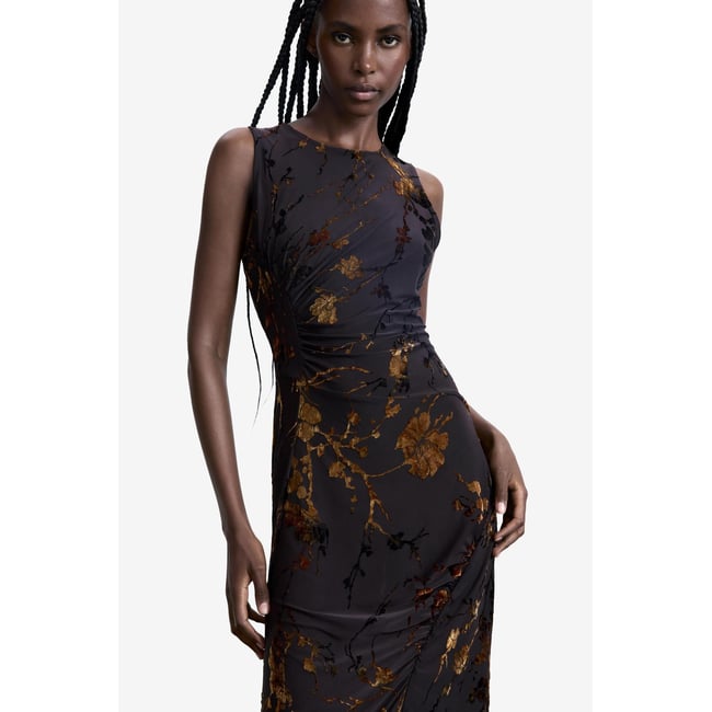 Robe sans manches en maille marron <span itemprop=