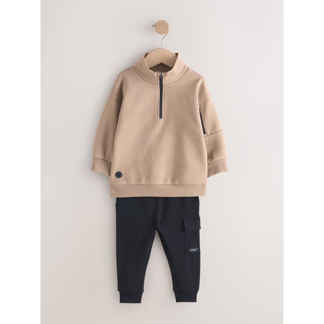 Haut semi-zippé et pantalon de jogging marron fauve <span itemprop=