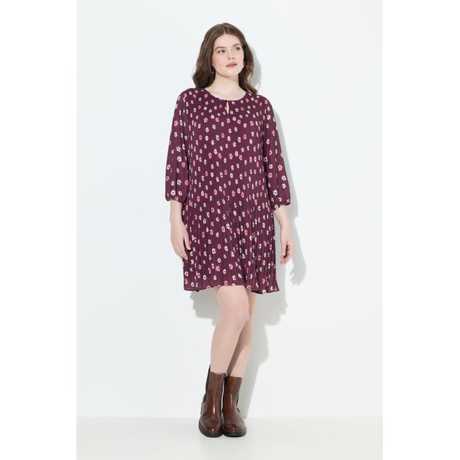 Robe plissée doublée, motif à fleurs rouge vin foncé <span itemprop=