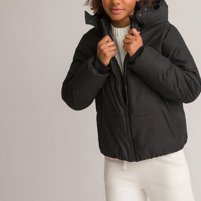Gesteppte Winterjacke mit Kapuze schwarz <span itemprop=