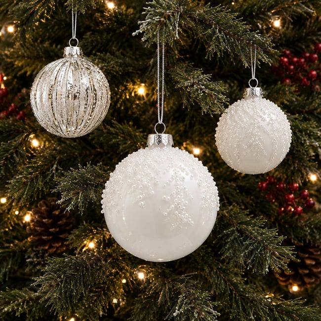 Set of 3 White Frosted Baubles, silver-coloured, SO'HOME