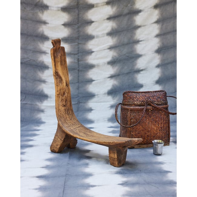 Assise exotique en bois Ernest N°1056 - Bon état Couleur bois foncé <span itemprop=