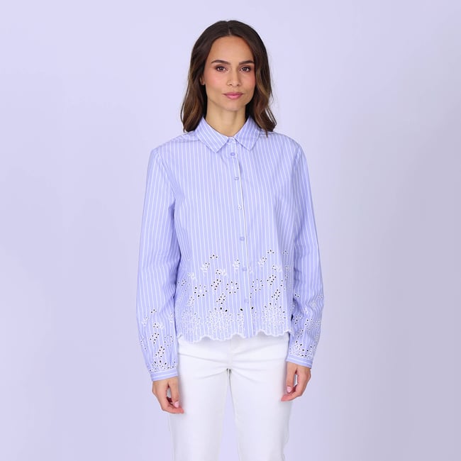 Chemise broderies Gillia bleu ciel <span itemprop=