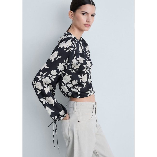 Blouse en imprimé floral noir <span itemprop=