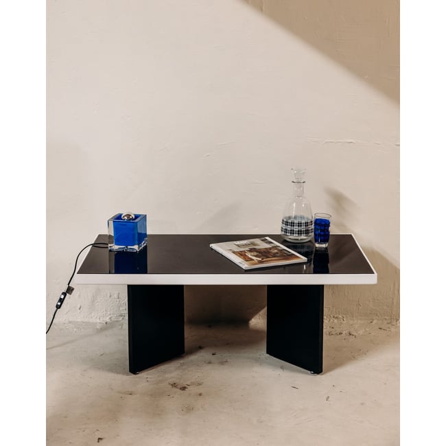 Table basse au verre fumé noir Donna N°1568 - Bon état Couleur fumé <span itemprop=