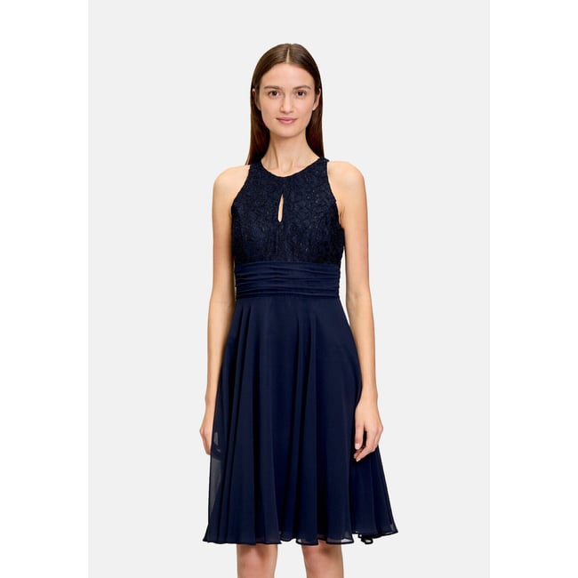 Robe de soirée en dentelle - VERA MONT