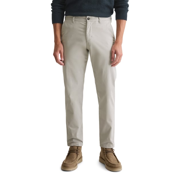 Chino modèle Osby conique en mélange de coton bio de haute qualité gris clair <span itemprop=