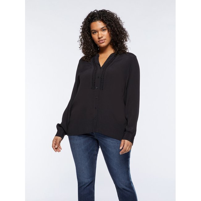 Blouse en crêpe marocain de viscose avec des bords à plis imitation origami sur le devant noir <span itemprop=