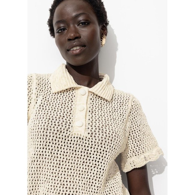 Pull polo en crochet ecru <span itemprop=