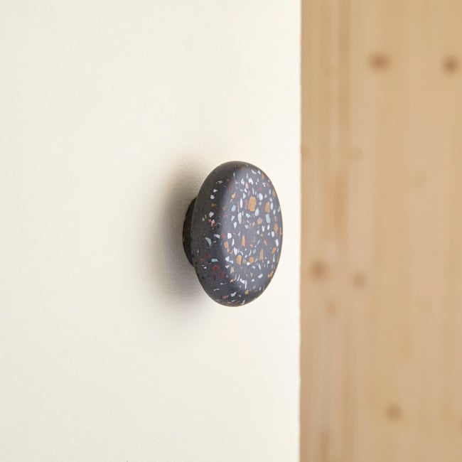 Patère en Terrazzo, EDA Couleur multicolore <span itemprop=