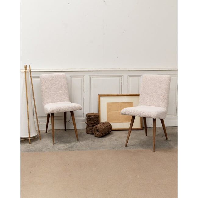 Paire de chaises en tissu bouclette blanc Alma N°1691 - Bon état Couleur blanc <span itemprop=