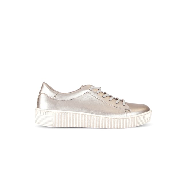 Baskets en cuir lisse à talon compensé poudré <span itemprop=