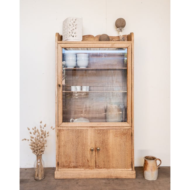 Vitrine en chêne Victoria N°1310 - Bon état Couleur bois clair <span itemprop=