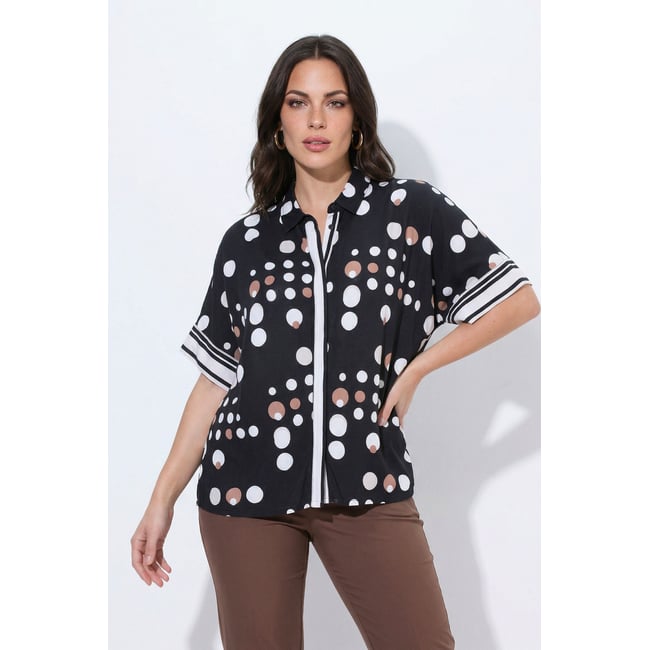 Blouse à pois au tombé fluide noir <span itemprop=