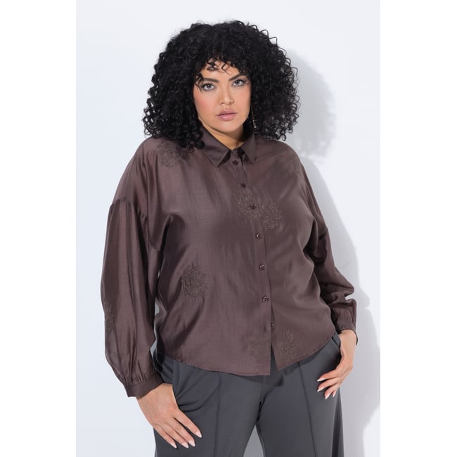 Chemisier avec broderies, coupe oversize marron <span itemprop=
