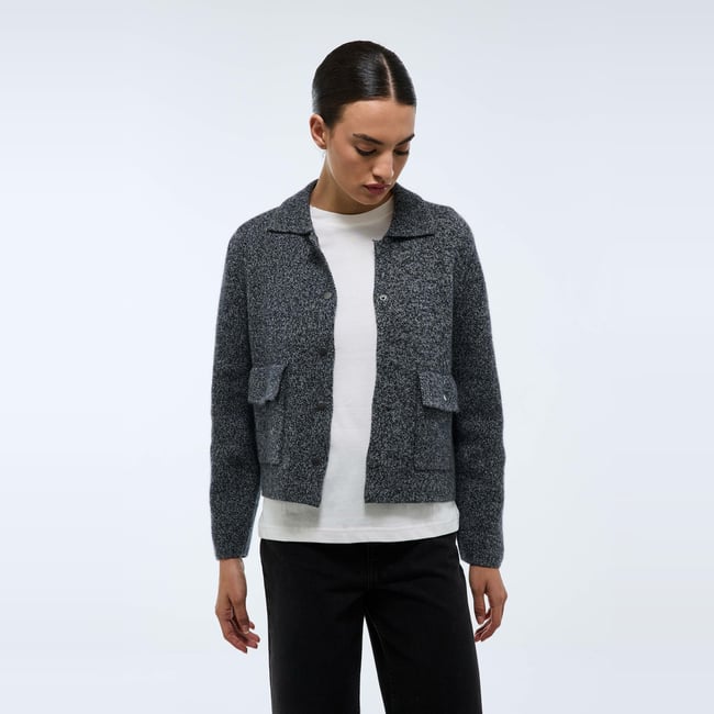 Veste en maille avec poches à rabat gris chine fonce <span itemprop=