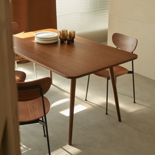 Table à manger en Pin massif, LAZARE Couleur marron <span itemprop=