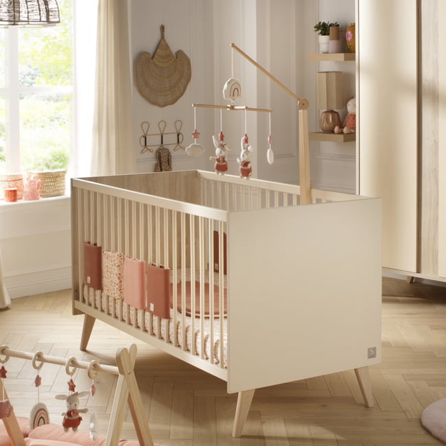 Lit évolutif - Little Big Bed sur pieds en bois avec têtes panneaux imitation bois marron/beige <span itemprop=