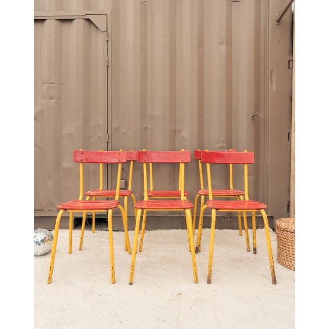 Lot de 6 chaises en métal rouge et jaune Alma N°2020 - Bon état Couleur rouge <span itemprop=