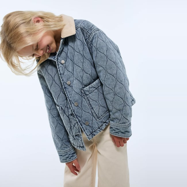 Veste matelassée en jean light blue stone <span itemprop=