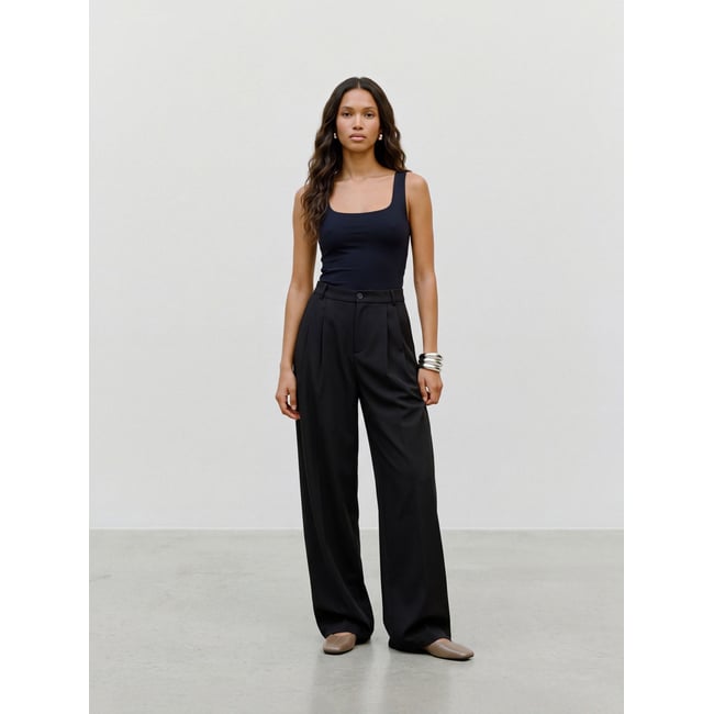 Top noire - black <span itemprop=