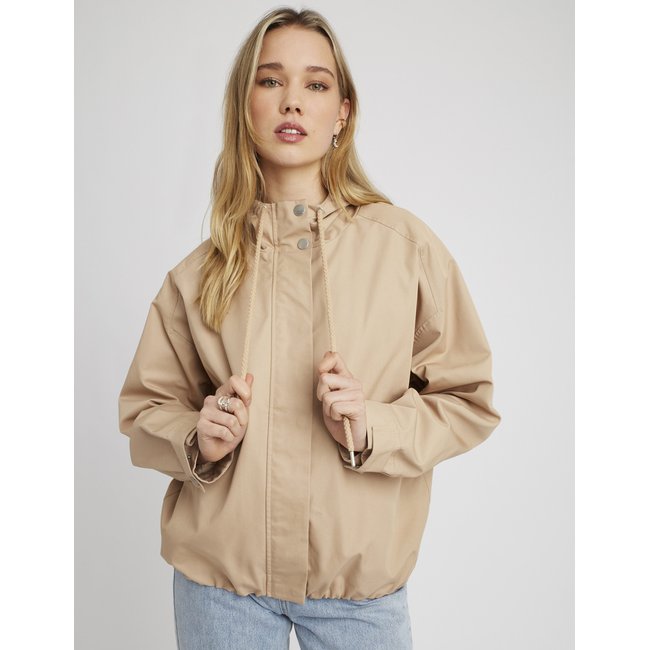 Blouson court à capuche brown <span itemprop=