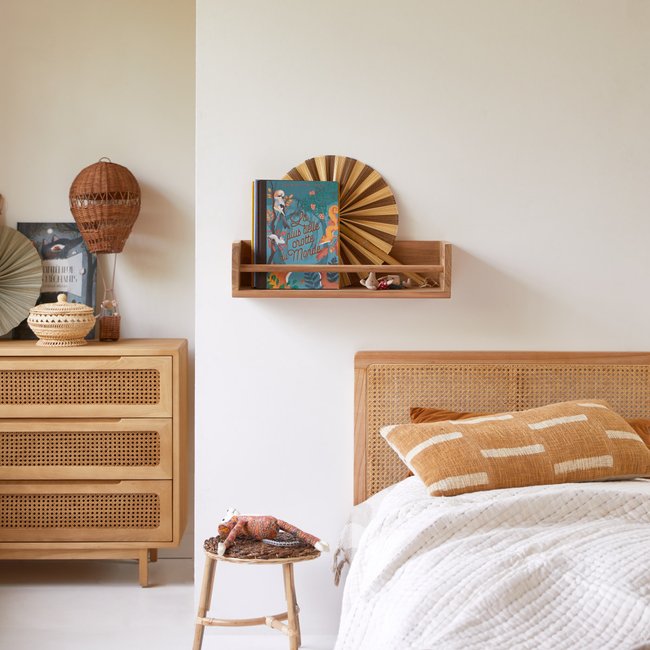 Etagère murale enfant en teck massif 60 cm UGO Couleur naturel <span itemprop=