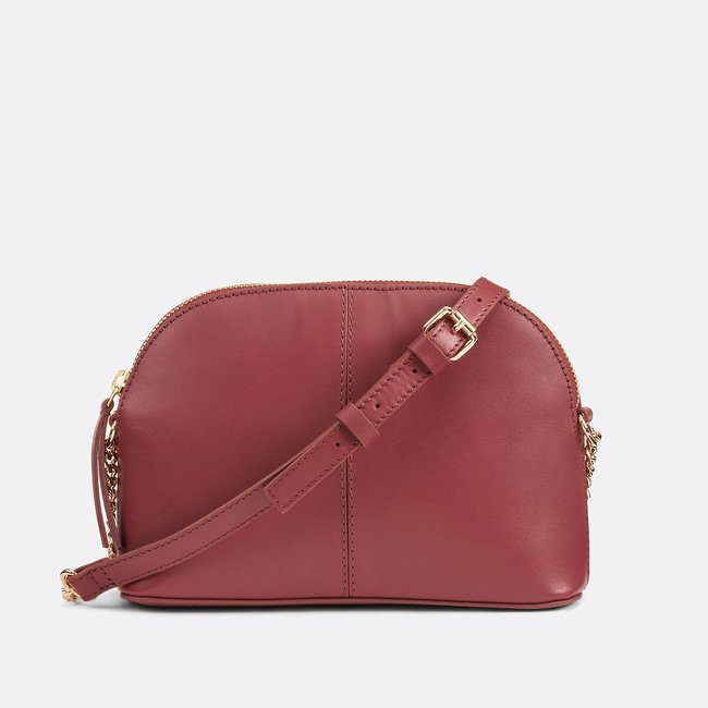 Sac demi-lune en cuir lisse bordeaux <span itemprop=