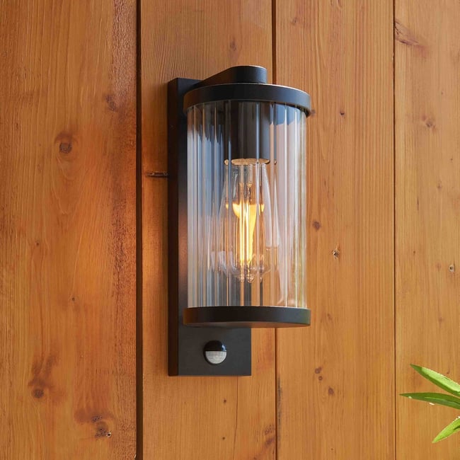 Newbury Outdoor Contemporary Wall Light in Black, black, ÉDITÉ