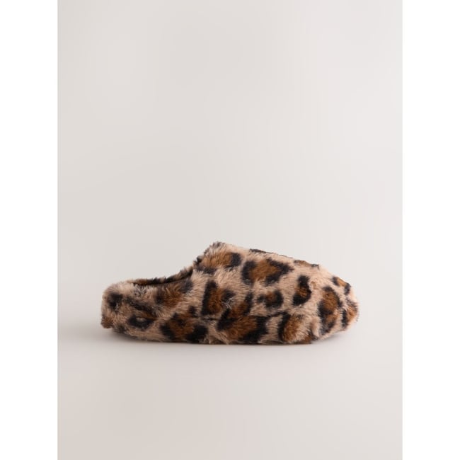 Chaussons style mules en imitation fourrure imprimé léopard <span itemprop=
