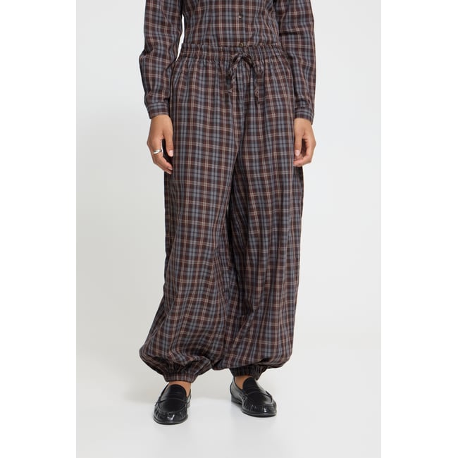 Pantalon Casual fondue fudge <span itemprop=