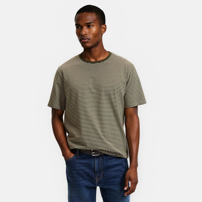T-shirt à fines rayures en coton  vert kaki rayé <span itemprop=