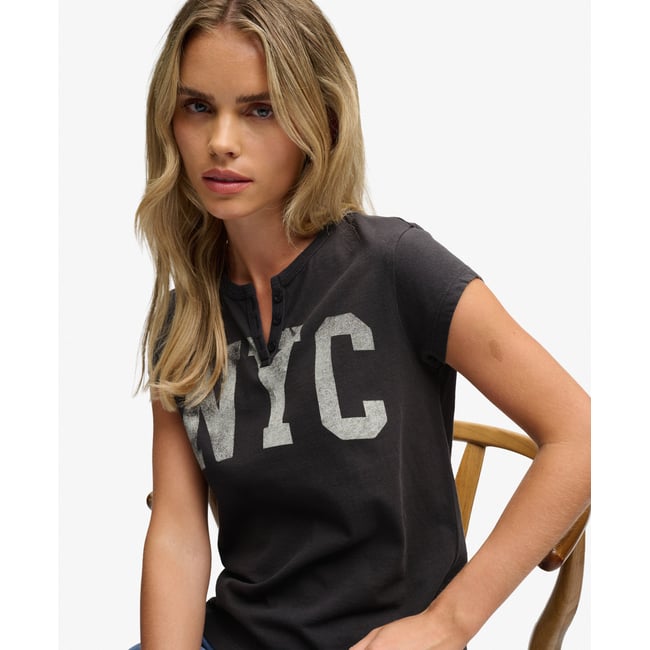 T-shirt Athletic Essentials Graphique Coupe Ajustée - SUPERDRY