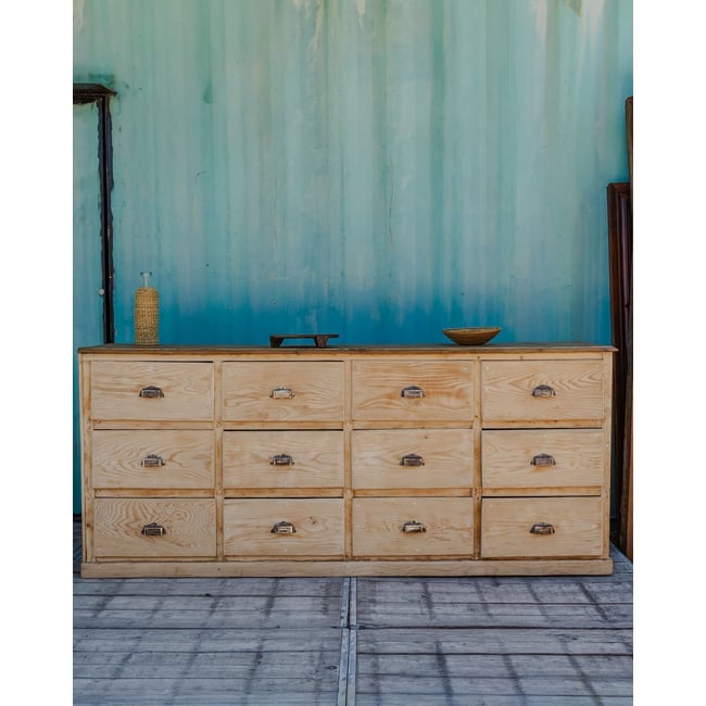 Meuble de métier à 12 casiers en bois Fernand N°391 - Bon état Couleur bois clair <span itemprop=