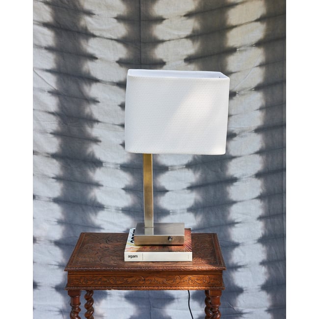 Lampe de bureau design Julia N°963 - Bon état Couleur blanc <span itemprop=