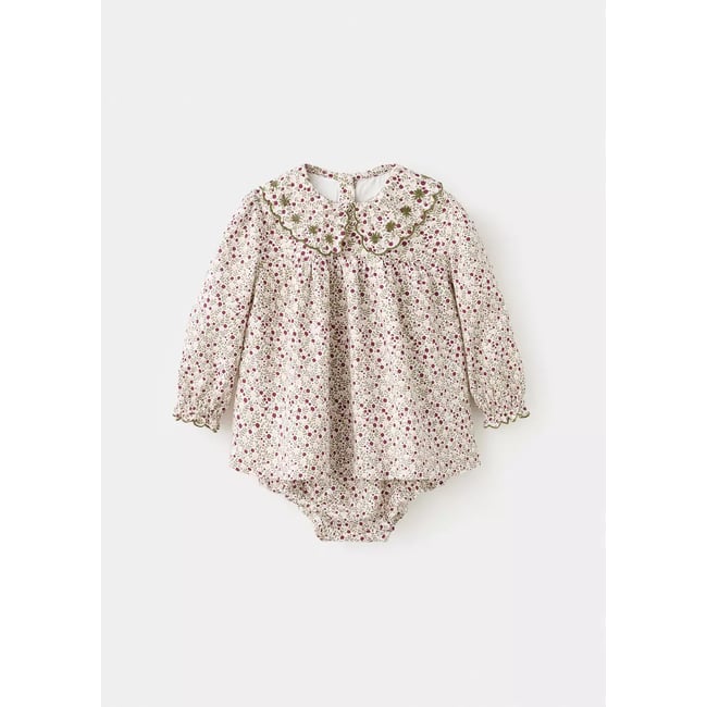 Robe et culotte détails brodés blanc cassé <span itemprop=