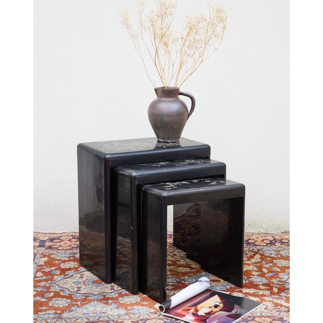 Table gigogne style japonisant Barbara N°180 - Bon état Couleur noir <span itemprop=