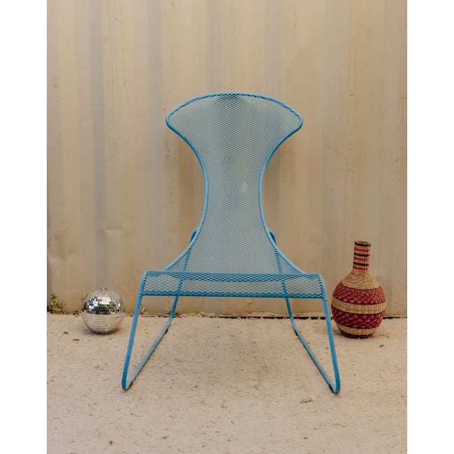 Grande chaise en métal bleu Alma N°1851 - Bon état Couleur bleu <span itemprop=