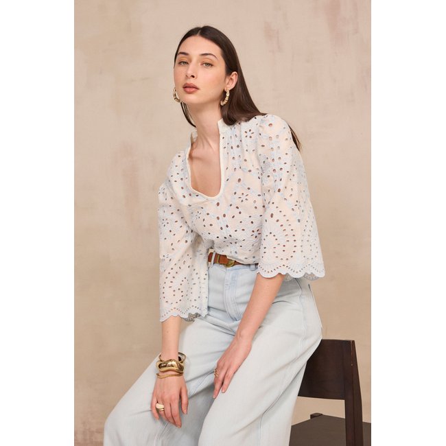 Blouse brodée à manches larges en coton DESILIA glacier <span itemprop=