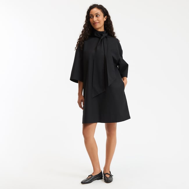 Robe évasée, courte, manches longues  noir <span itemprop=