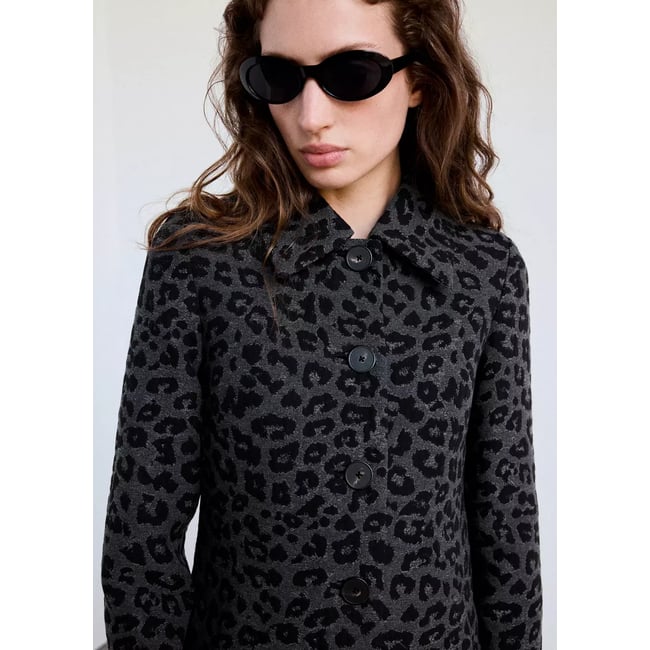 Manteau long léopard gris <span itemprop=