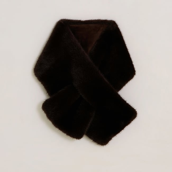 Écharpe croisée imitation fourrure marron <span itemprop=